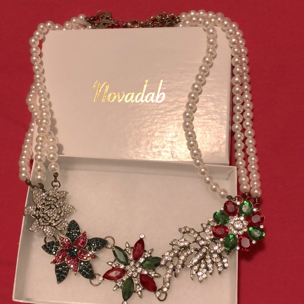 Novadab Necklace for the Holidays w/pearls & more